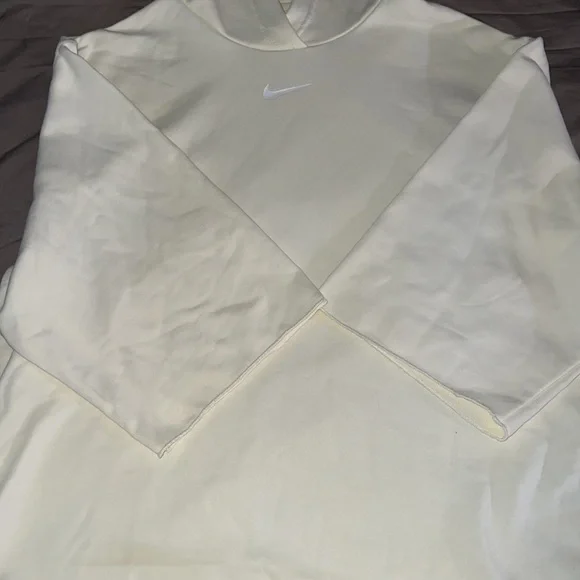 nike sweater - Picture 2 of 3